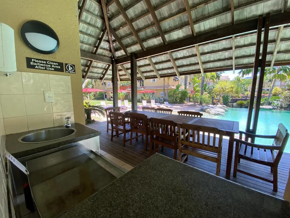 Lakes Resort 1 Bedroom Apartment Edge Hill 0*,  Australia